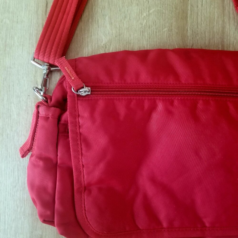 Crossbody or Shoulder Convertible Bag Purse - Picture 3 of 8